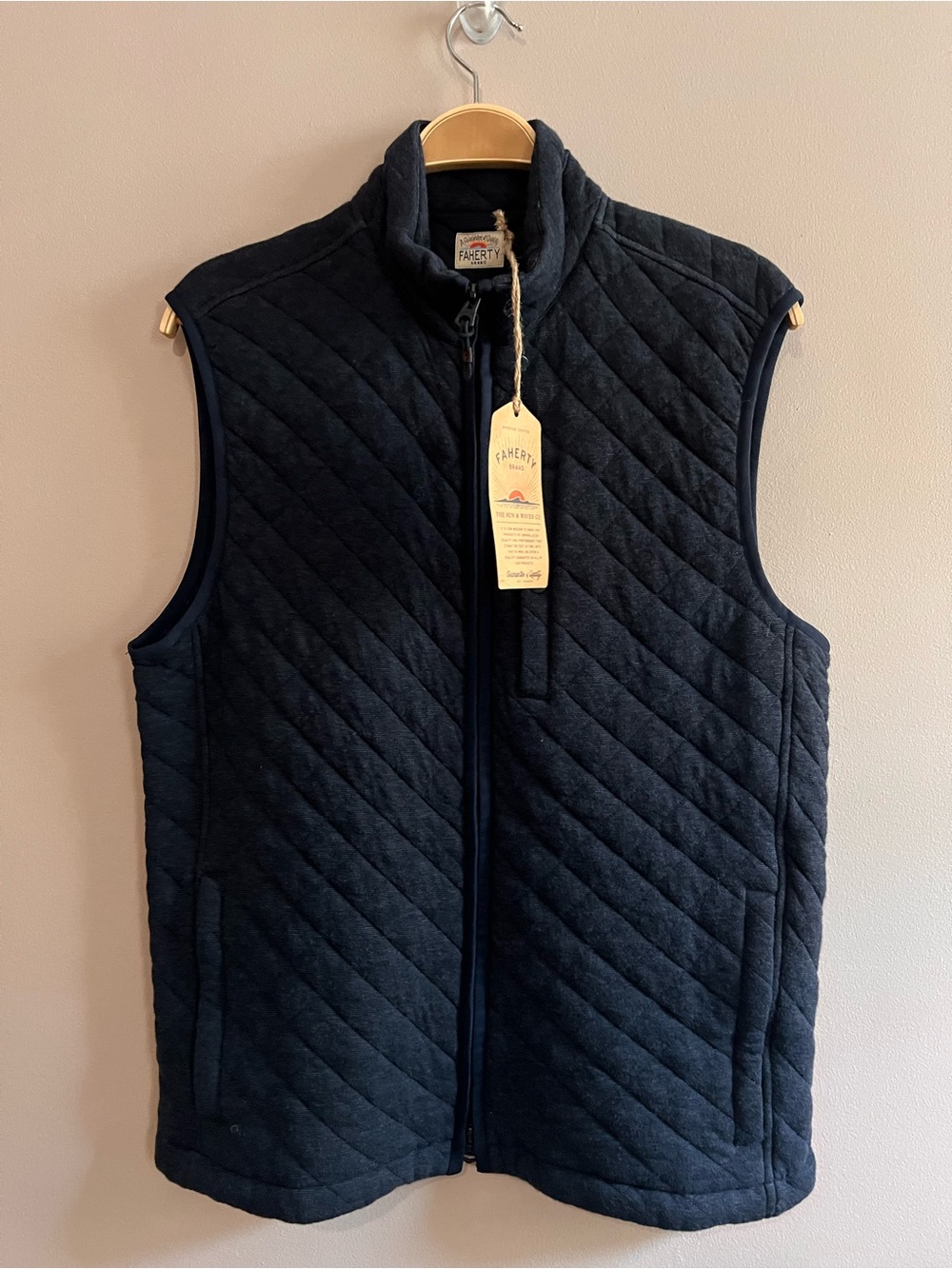 Faherty Epic Quilted Fleece Vest - Picture 6 of 9